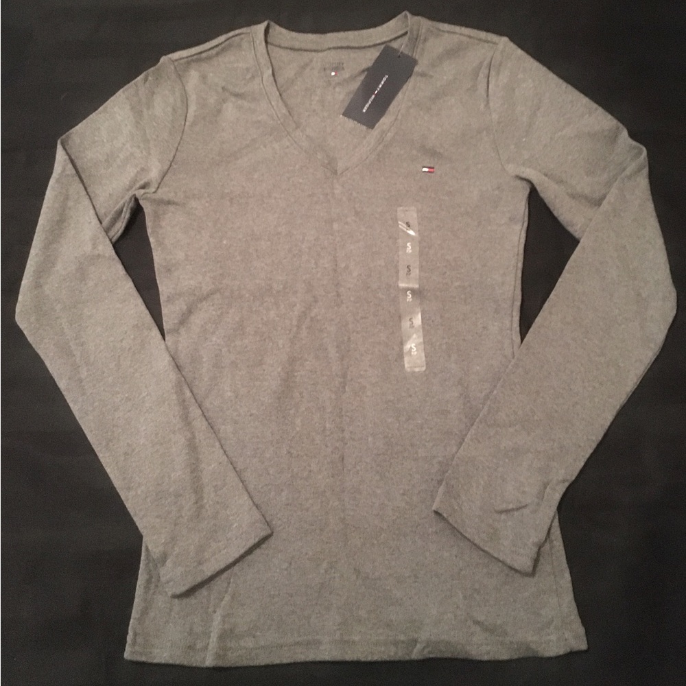 Tommy Hilfiger V Neck Top, size small
